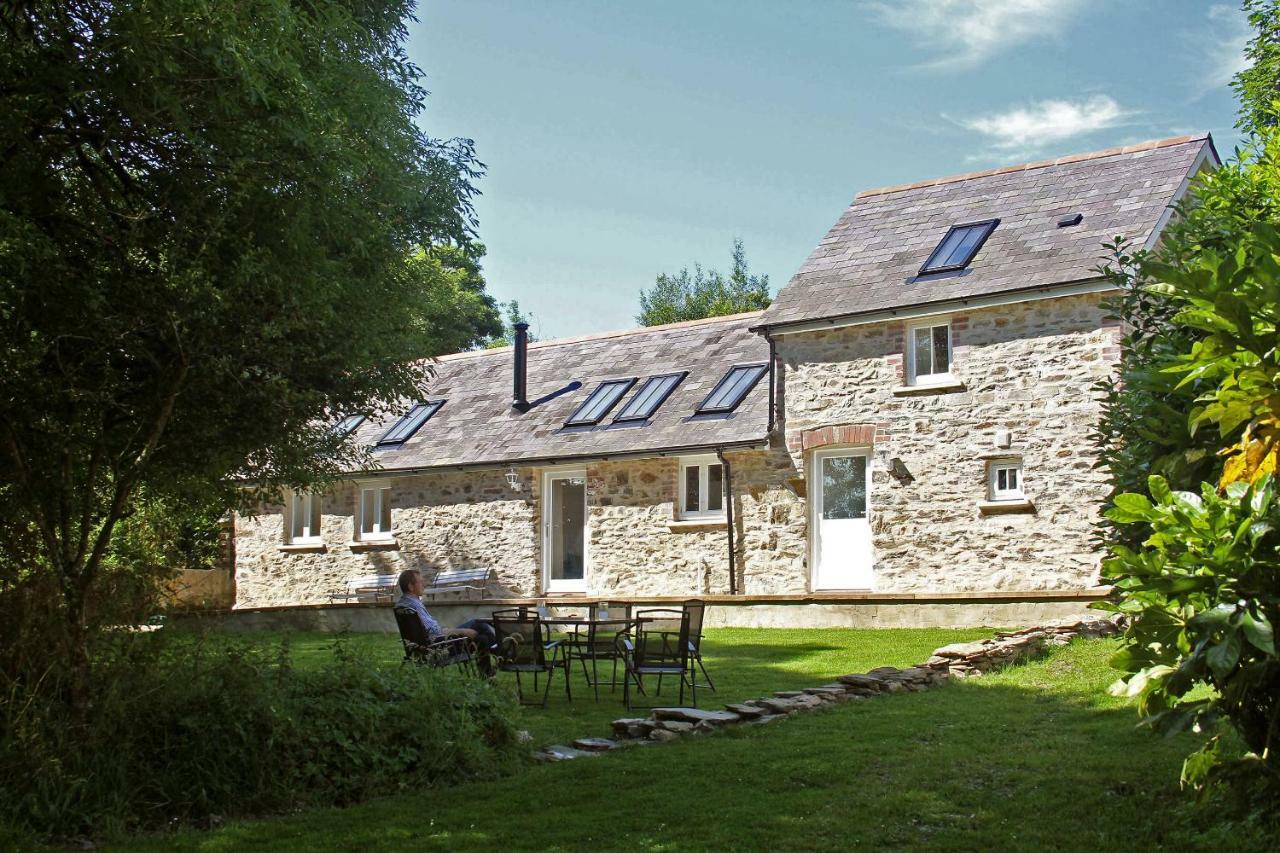 Ewebarn Villa Penffordd Exteriör bild